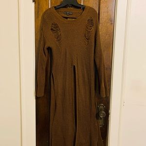 Brown long sweater, looks nice with leggings. Great color!